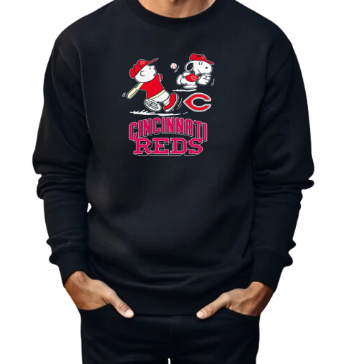 Peanuts Charlie Brown And Snoopy Playing Baseball Cincinnati Reds  Unisex Sweatshirt