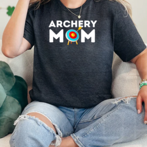 Archery Mom Funny Bow And Arrow Gift T-Shirt Classic Women's T-shirt