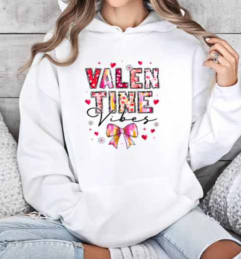 Coquette Valentine Vibes Cute Valentine Day Design Women T-Shirt Unisex Hoodie