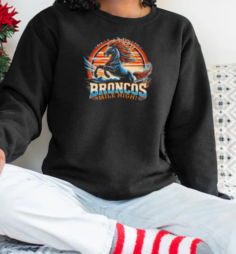 Denver Broncos mile high sunset vintage football T-Shirt Unisex Sweatshirt