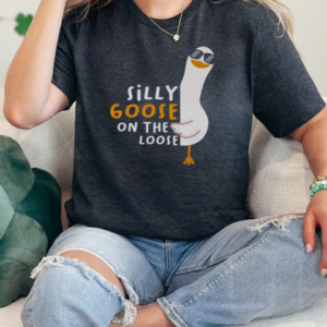 Funny Silly Goose On The Loose T-Shirt Classic Women's T-shirt