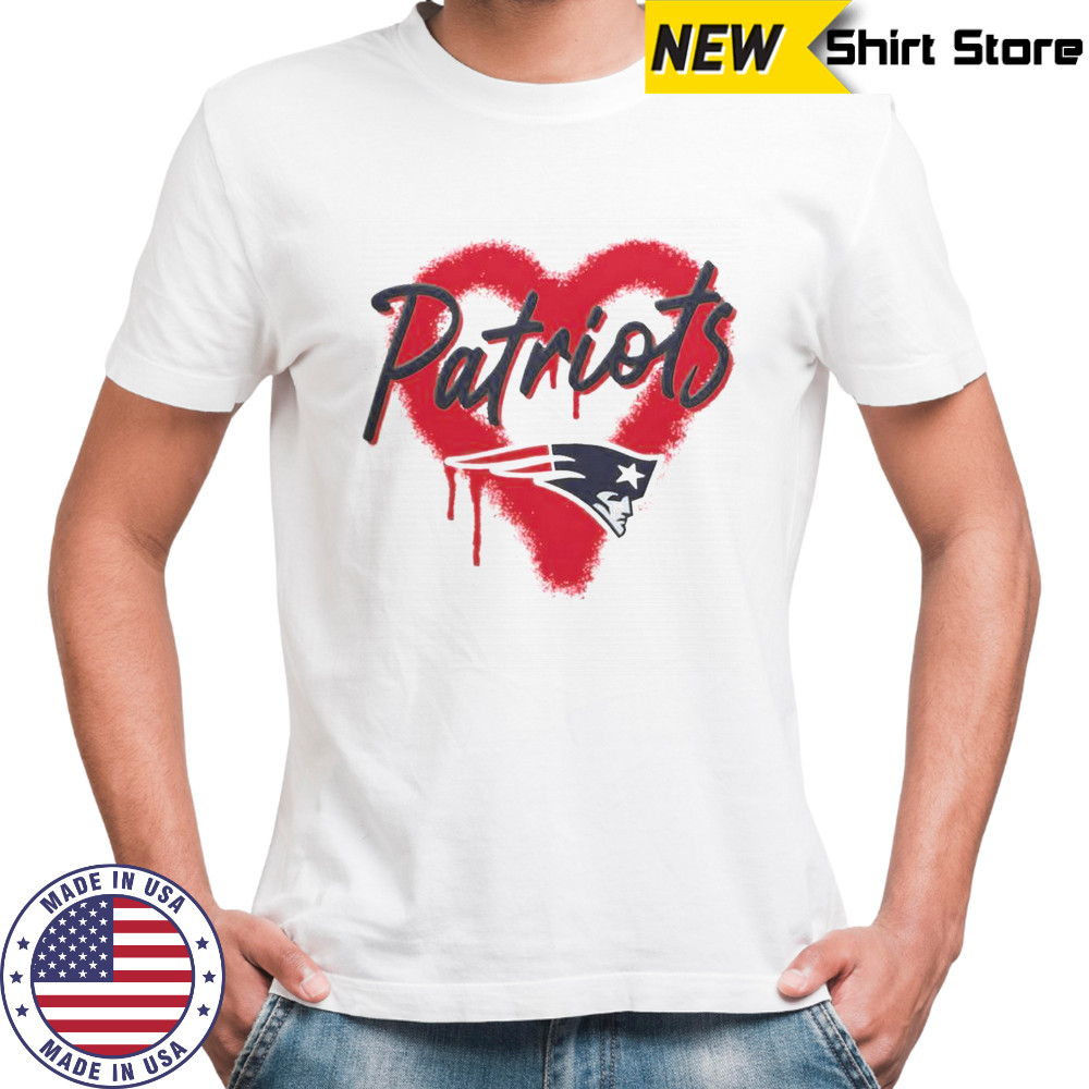New England Patriots Football Spray Heart T-Shirt