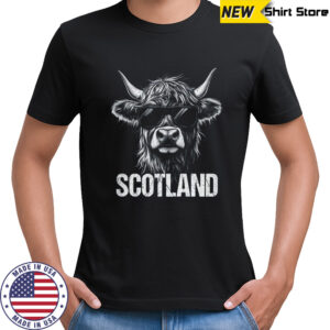 Cool Highland Cow Scotland Travel With Sunglasses Funny shirt